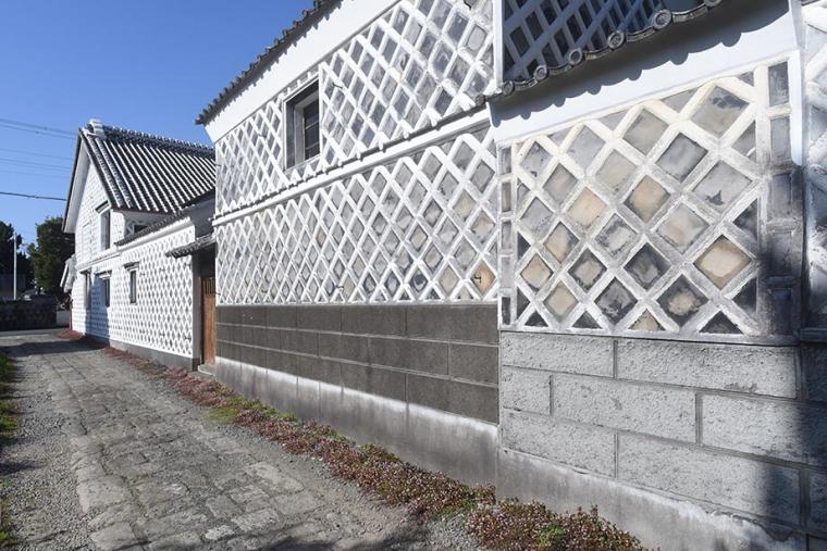 江戸時代を感じる散策路「なまこ壁通り」