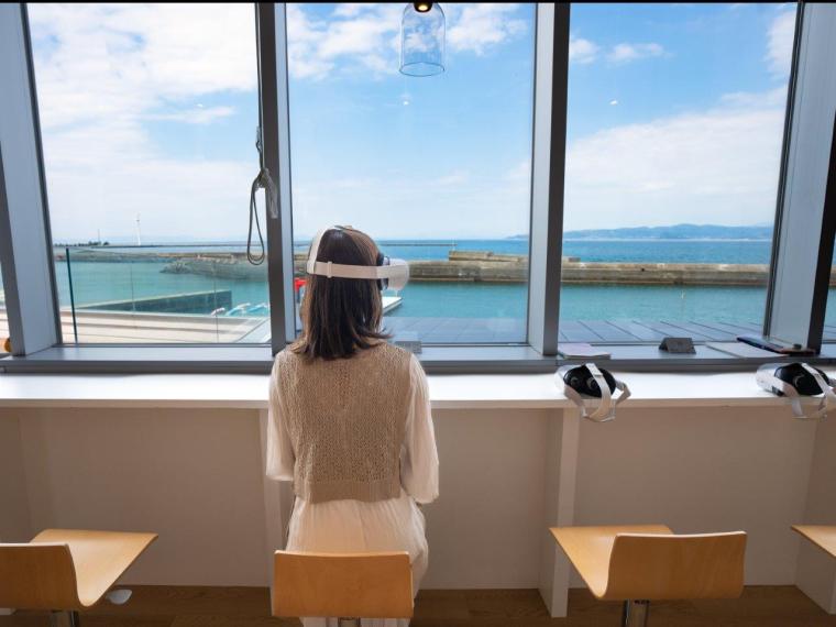 道の駅天草市イルカセンタ-　VRイルカウォッチング体験