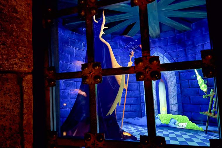 眠れる森の美女の城