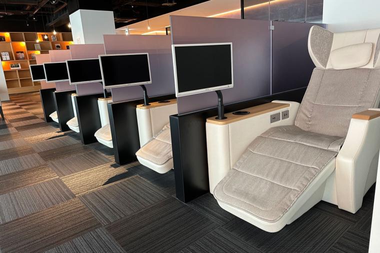 リクライニングチェア