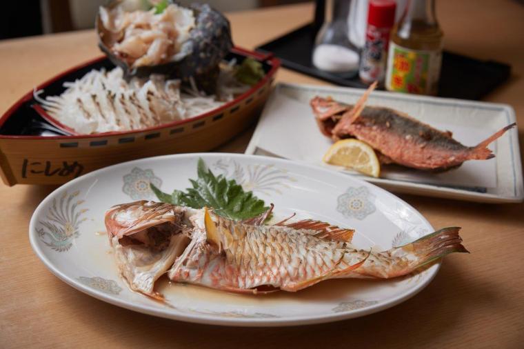 那覇市第一牧志市場の「持ち上げ」