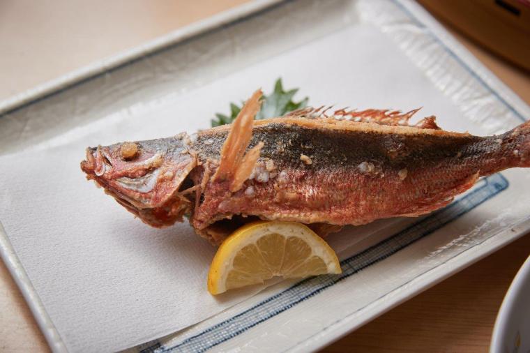 那覇市第一牧志市場の「持ち上げ」