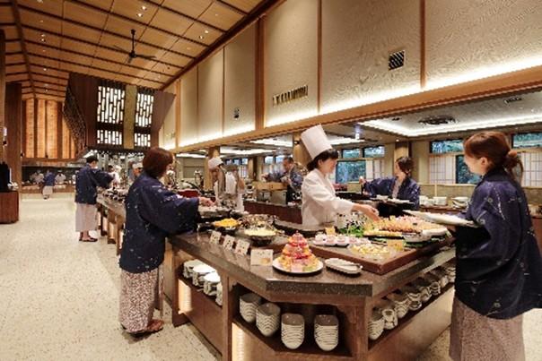 北海道の旬食材をもちいた多彩なメニューが並ぶ「函館ダイニング 蔵祭」