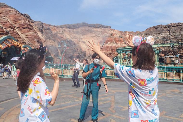 夏休みは東京ディズニーリゾートへ！「びしょ濡れプログラム」最新レポート