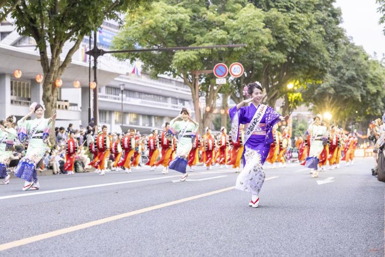 盛岡さんさ踊り
