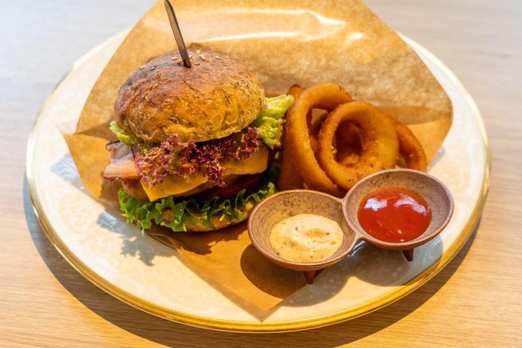 浅草ビューホテルアネックス六区 浅草バーガープレート