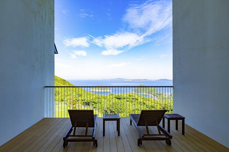 「五島列島リゾートホテル マルゲリータ」デッキテラス