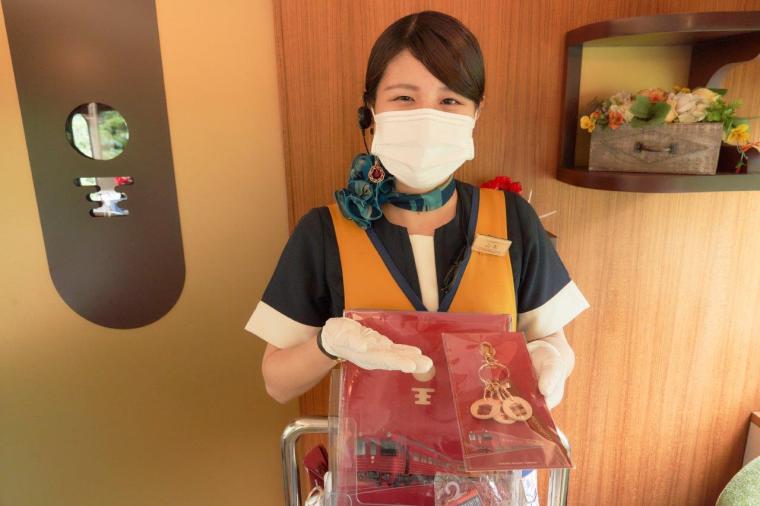 クリアファイルやパスケースなど