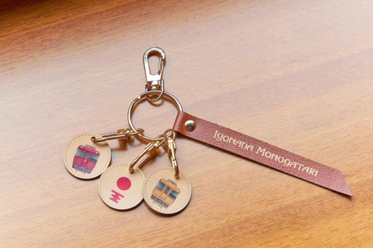 1号車と3号車両方の顔もそろってるキーホルダー