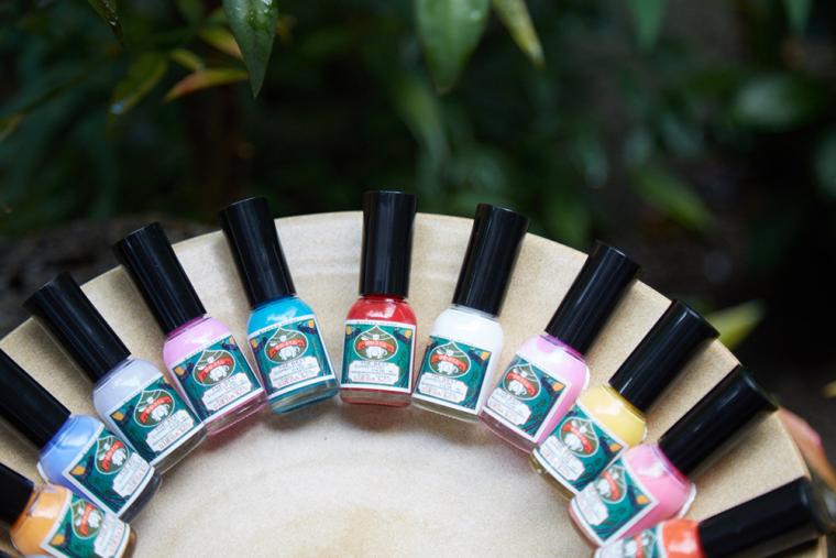 京都駅で買えるお土産（胡粉ネイル）