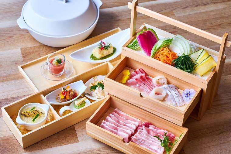 地元の旬食材を用いた和洋折衷料理を提供