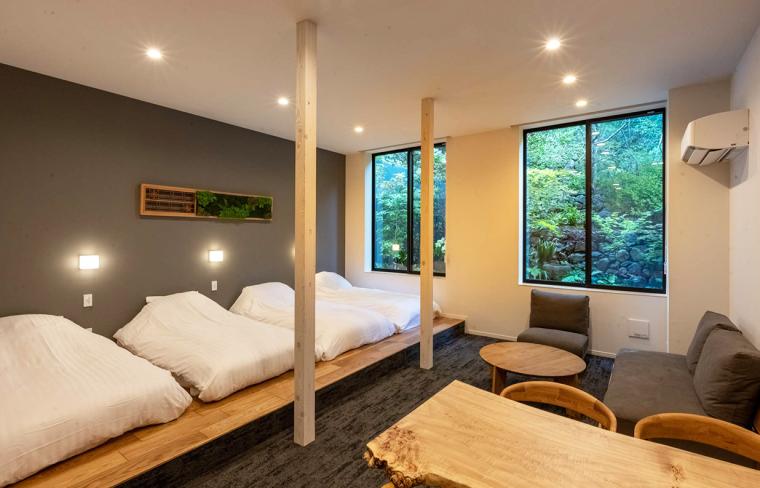 全客室から「緑風庭」を眺めることができる