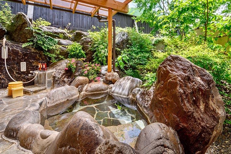 由布院温泉　全室露天付き離れ宿　御宿　さくら亭