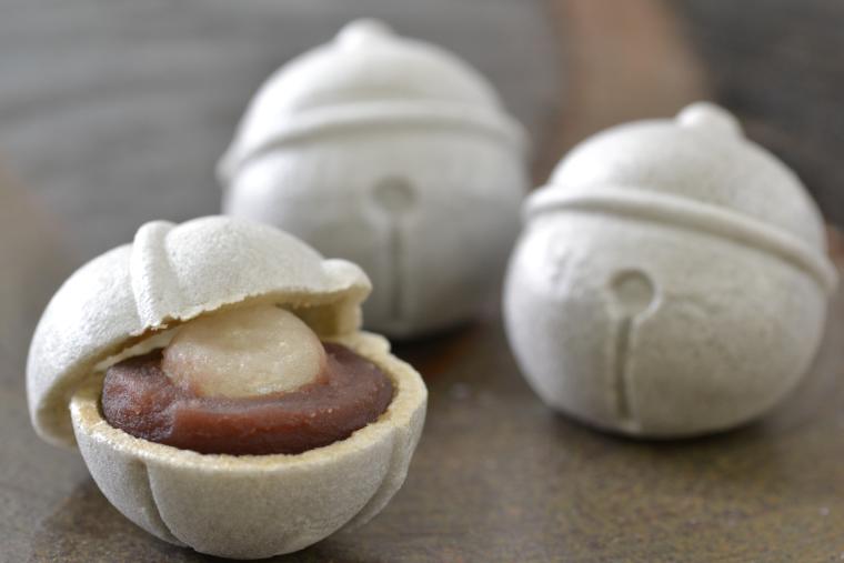 香炉庵「銀の鈴もなか」