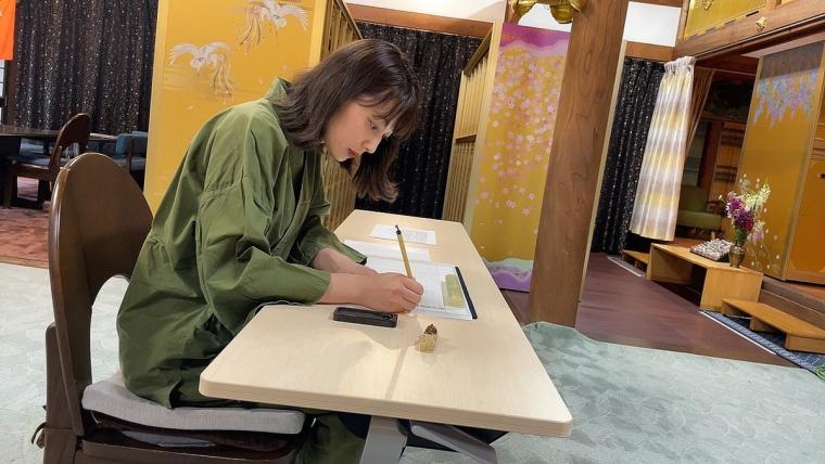 世界でココだけ?!お寺の本堂で深夜BARが開かれる！面白過ぎる宿坊体験