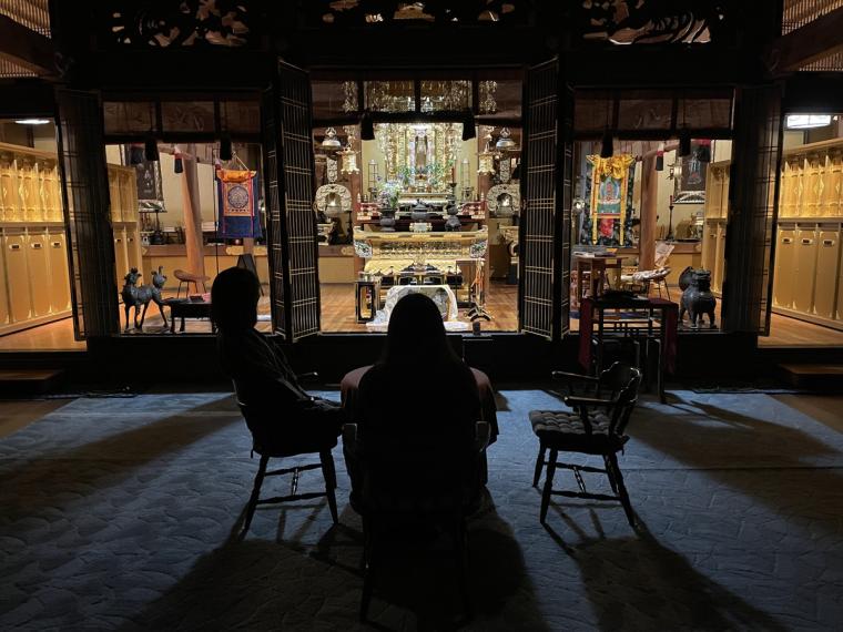 世界でココだけ?!お寺の本堂で深夜BARが開かれる！面白過ぎる宿坊体験