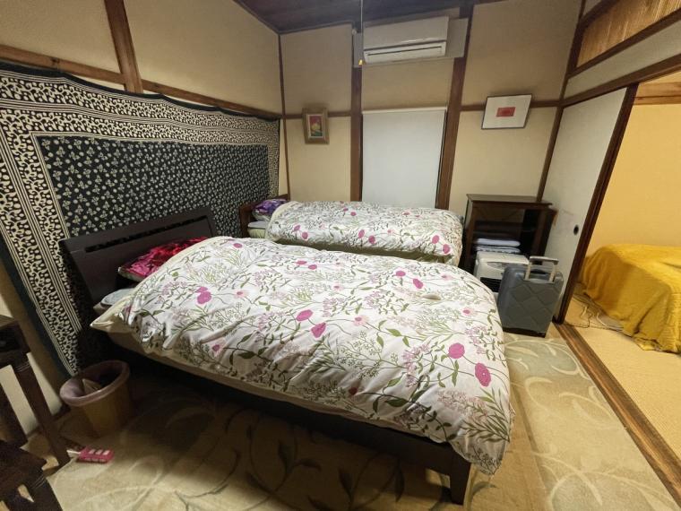 世界でココだけ?!お寺の本堂で深夜BARが開かれる！面白過ぎる宿坊体験