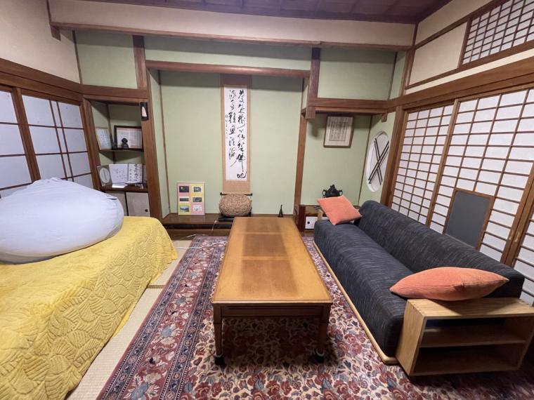 世界でココだけ?!お寺の本堂で深夜BARが開かれる！面白過ぎる宿坊体験