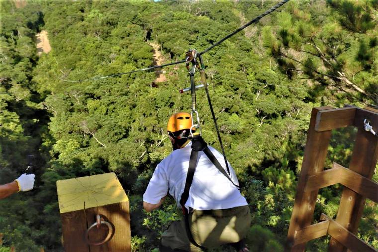 キャンプにジップラインなど非日常を体験！「又吉コーヒー園」 
