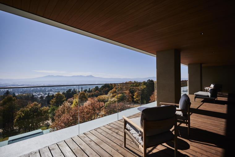 「THE HIRAMATSU 軽井沢 御代田」国内初導入のラグジュアリーテントで「TAKIBIラウンジ」を刷新