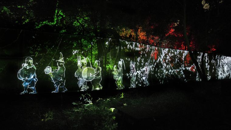 【Walk, Walk, Walk - 山中湖】チームラボ（参考画像）