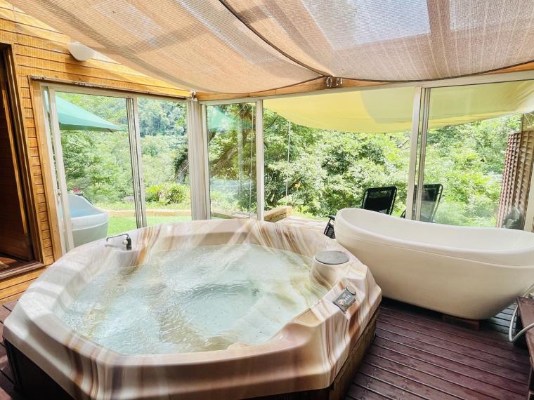 鳥取・大山の麓にある絶景ジャグジー付き貸切サウナ！緑に囲まれて過ごす贅沢時間が過ごせる「ペンションあすか」