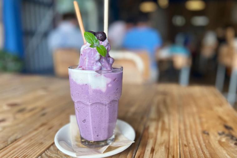 【沖縄】メニューは 200 種以上！開放感抜群の「PACIFIC SURF CAFE（パシフィック サーフ カフェ）」（名護市）