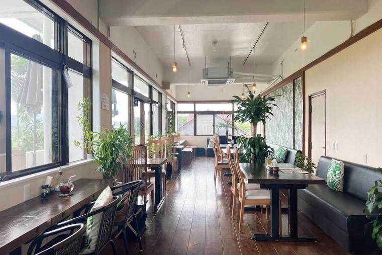 全粒粉入り自家製麺の沖縄そばと地魚料理「上原そば」（名護市） 