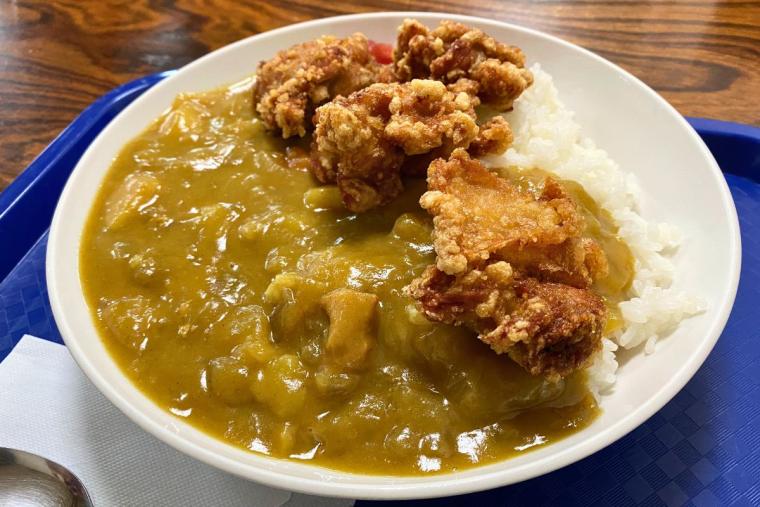 満腹！満足！満員御礼！沖縄そばと定食の「だるまそば」（沖縄市）