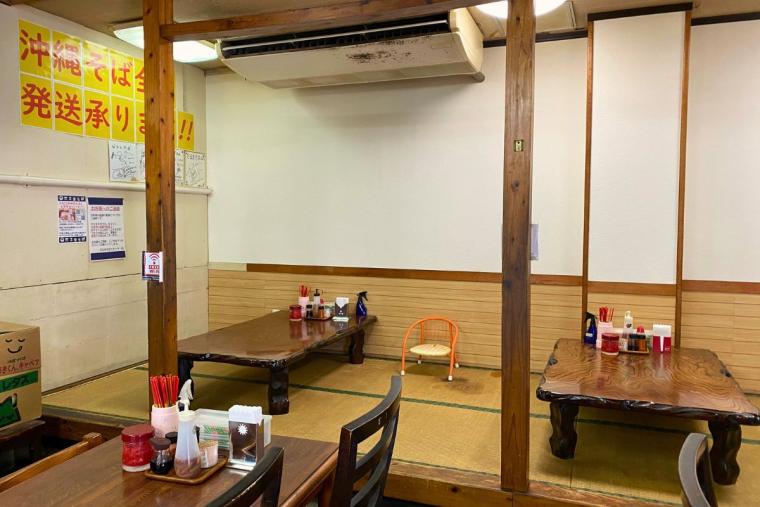 満腹！満足！満員御礼！沖縄そばと定食の「だるまそば」（沖縄市）