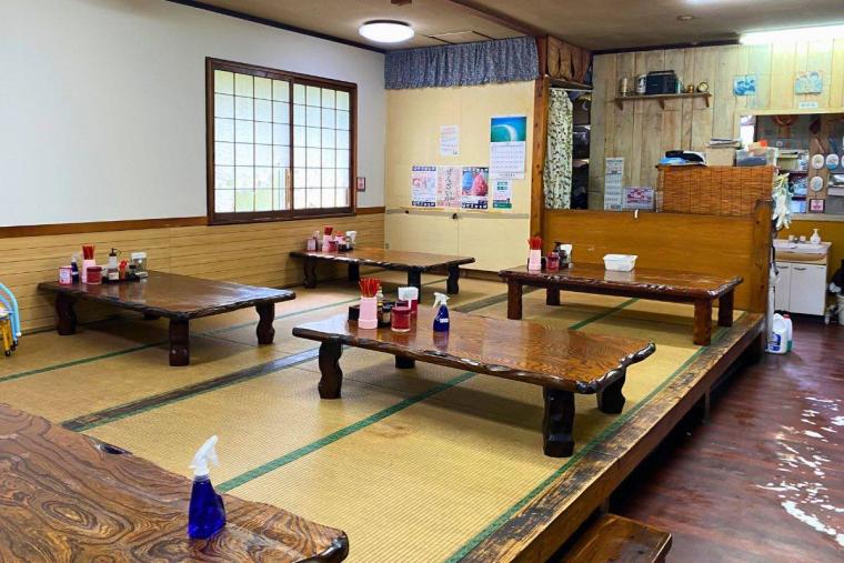 満腹！満足！満員御礼！沖縄そばと定食の「だるまそば」（沖縄市）