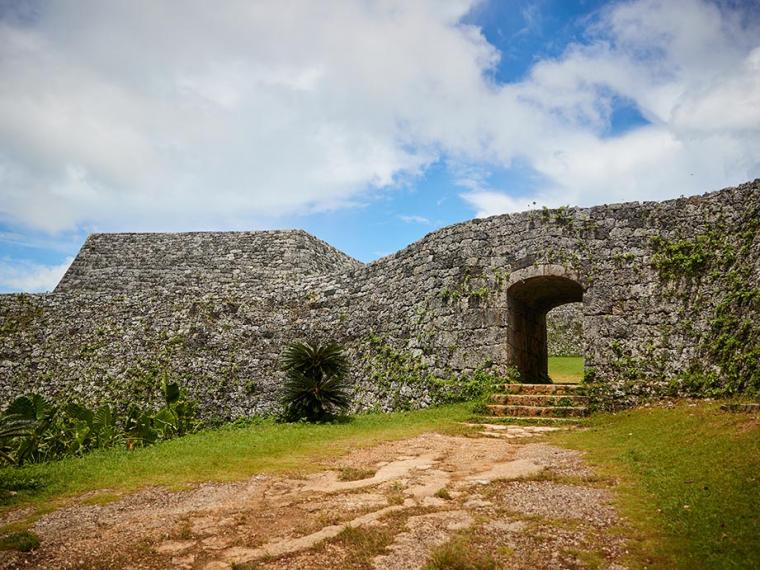 【沖縄】焼き物の里で初めての「やちむん」探し＆「ビオスの丘」