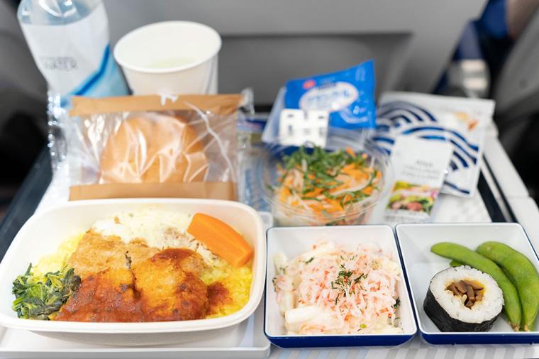 ANA「フライングホヌ」エコノミークラス機内食