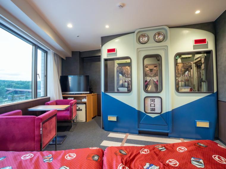 まるで電車内!? 「ハイランドリゾート ホテル＆スパ」に「富士急行線ルーム」誕生