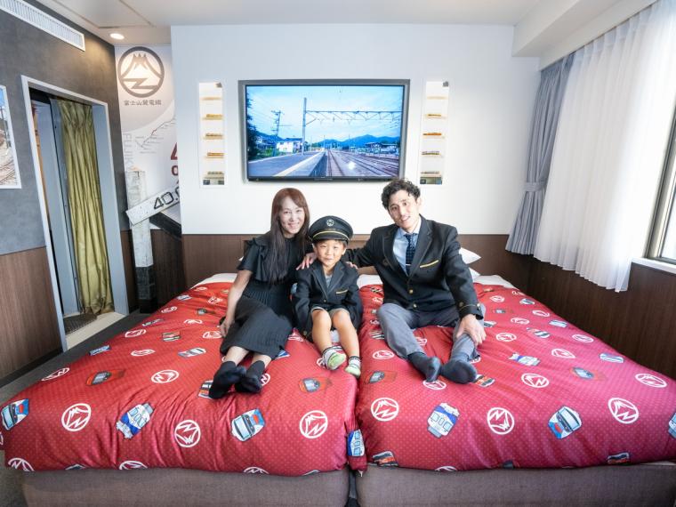 まるで電車内!? 「ハイランドリゾート ホテル＆スパ」に「富士急行線ルーム」誕生
