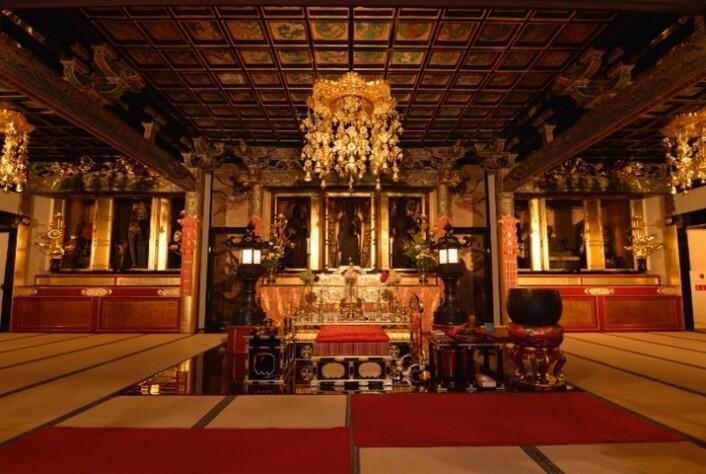 「カンデオホテルズ大阪心斎橋」三津寺本堂