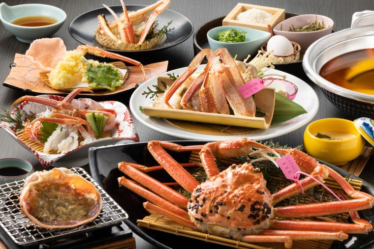 いよいよ漁解禁！「休暇村 竹野海岸」で1人2杯の贅沢な「活け松葉蟹フルコース」を