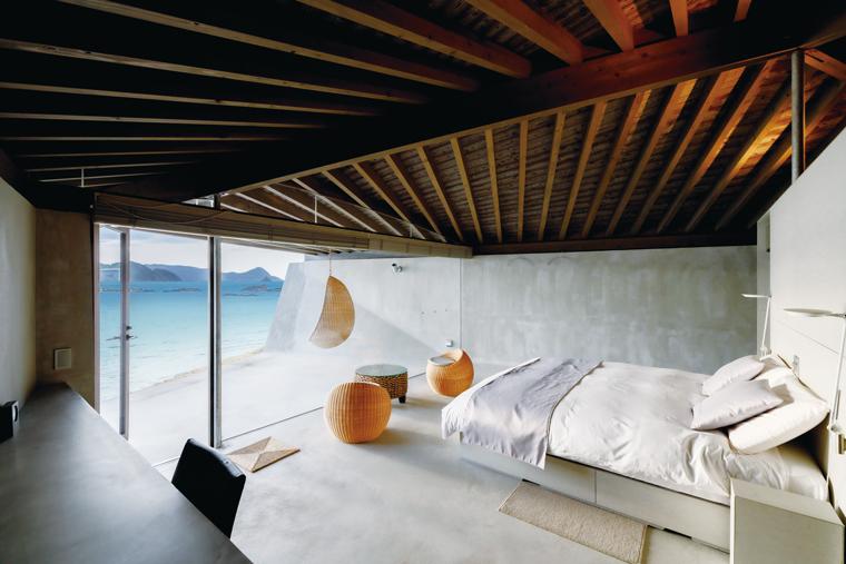 伝泊 The Beachfront MIJORA