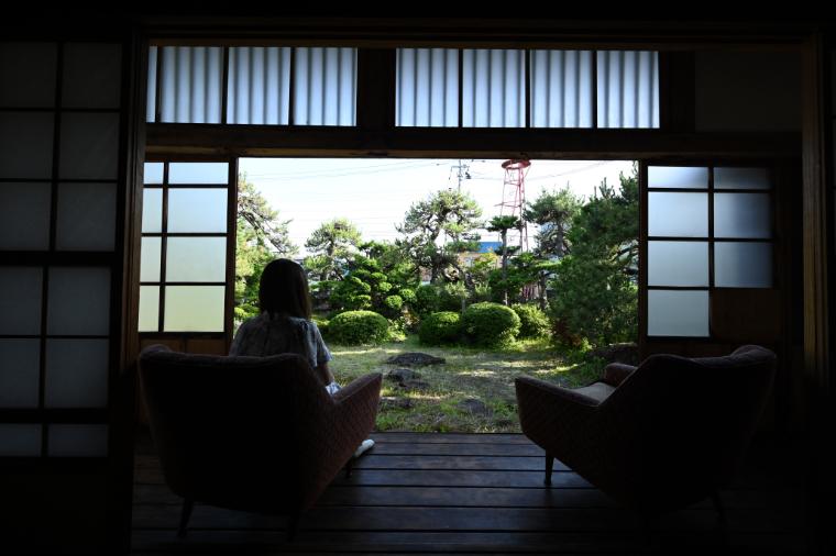 青森蔵泊縁側の景色