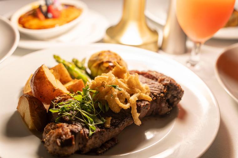 トランプ・インターナショナル・ホテル・ワイキキ（ハワイ） ルームサービスディナー