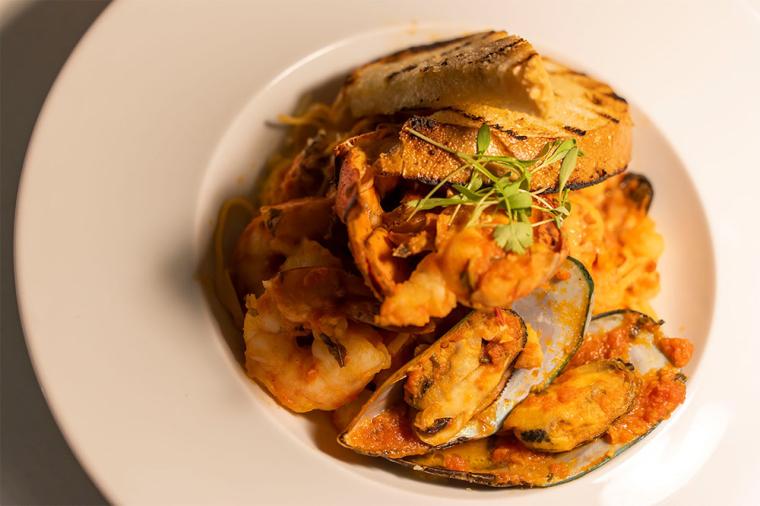 トランプ・インターナショナル・ホテル・ワイキキ（ハワイ） ルームサービスディナー