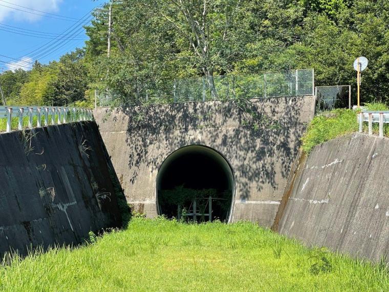 一度も列車が走ることのなかった「幻の鉄道遺跡」！島根県と広島県をつなぐ広浜鉄道