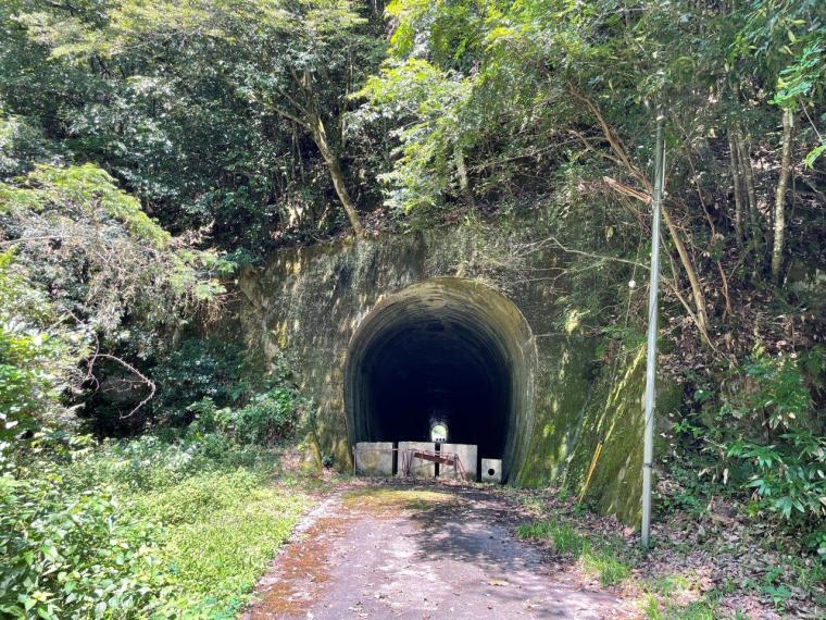 一度も列車が走ることのなかった「幻の鉄道遺跡」！島根県と広島県をつなぐ広浜鉄道