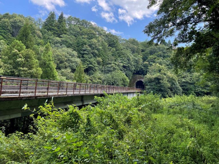 一度も列車が走ることのなかった「幻の鉄道遺跡」！島根県と広島県をつなぐ広浜鉄道