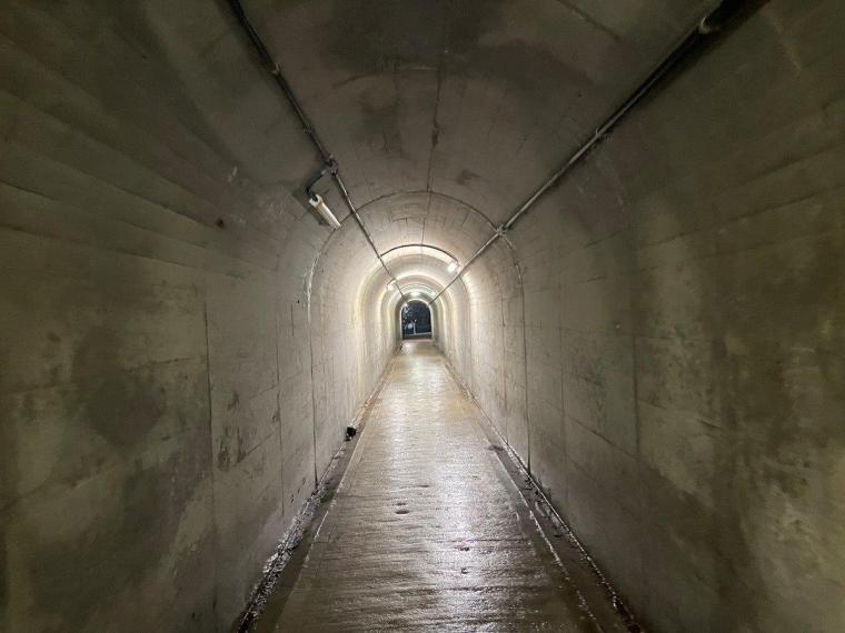 島根で見つけたウユニ塩湖のような写真が撮れるスポット！薄暗いトンネルの先にある絶景！