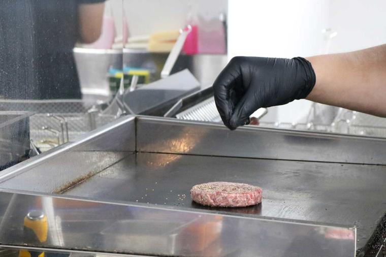 Burger Revolution Naha（バーガーレボリューション那覇）