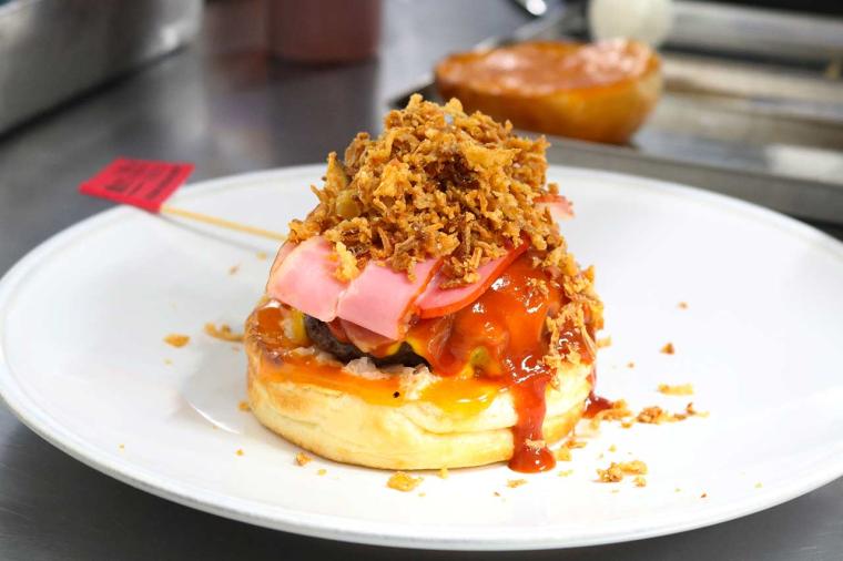 Burger Revolution Naha（バーガーレボリューション那覇）