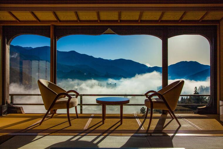 今宵天空に遊ぶ　しょうげつ