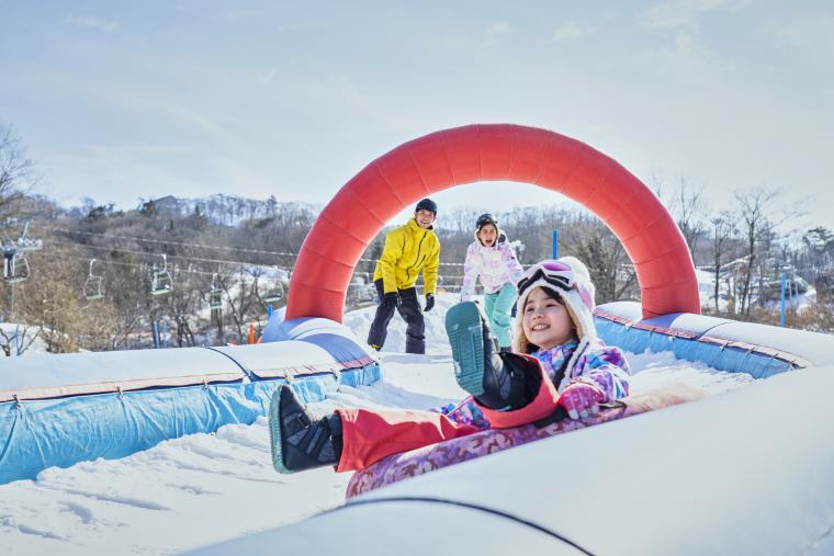 小さい子どもたちが楽しめる「スノーマンパーク」