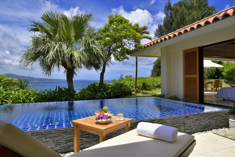 海独占！沖縄「ザ・ブセナテラス」の新生クラブヴィラで潮騒に抱かれる特別な休日を